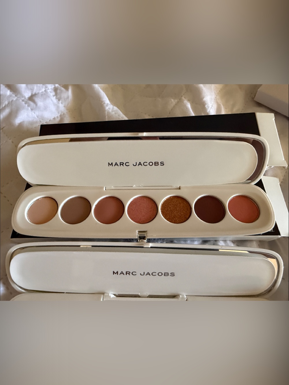 Marc Jacobs Neutral Eyeshadow Duo — neutral color Browns & Bronze Shades - Picture 3 of 5